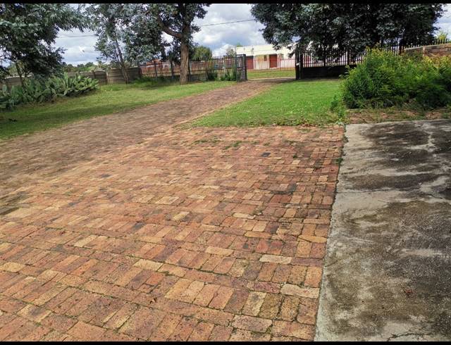 1,622HA SMALLHOLDING FOR SALE IN VISCHKUIL